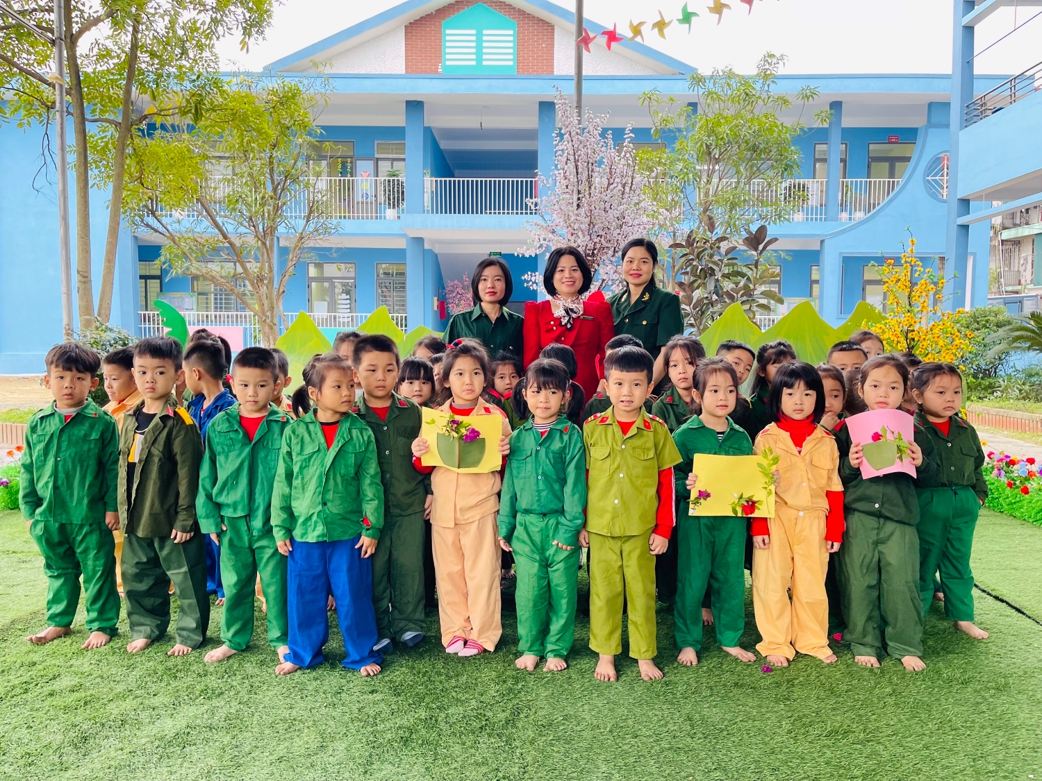 Trường mầm non Hoa Mai Thi đua lập thành tích chào mừng kỷ niệm 77 năm ngày thành lập Quân đội Nhân dân Việt Nam (22/12/1944 - 22/12/2021)