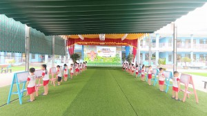 TRƯỜNG MẦM NON HOA MAI TỔ CHỨC CHO TRẺ VẼ TRANH VỚI CHỦ ĐỀ “QUÊ HƯƠNG ĐẤT NƯỚC- BÁC HỒ” CHO TRẺ 5 TUÔI.