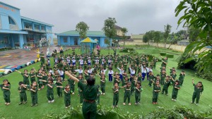 TRƯỜNG MẦM NON HOA MAI LỒNG GHÉP GIÁO DỤC KỸ NĂNG QUA HOẠT ĐỘNG TRẢI NGHIỆM “CHÚNG TÔI LÀ CHIẾN SĨ” CHÀO MỪNG 22/12 CHO CÁC CHÁU