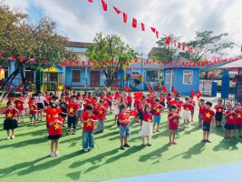 HÁO HỨC NGÀY TỰU TRƯỜNG CỦA CÁC CHÁU TRƯỜNG MẦM NON HOA MAI