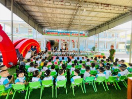 TRƯỜNG MẦM NON HOA MAI TỔ CHỨC HOẠT ĐỘNG GIÁO DỤC KỸ NĂNG PHÒNG, CHỐNG ĐUỐI NƯỚC CHO TRẺ