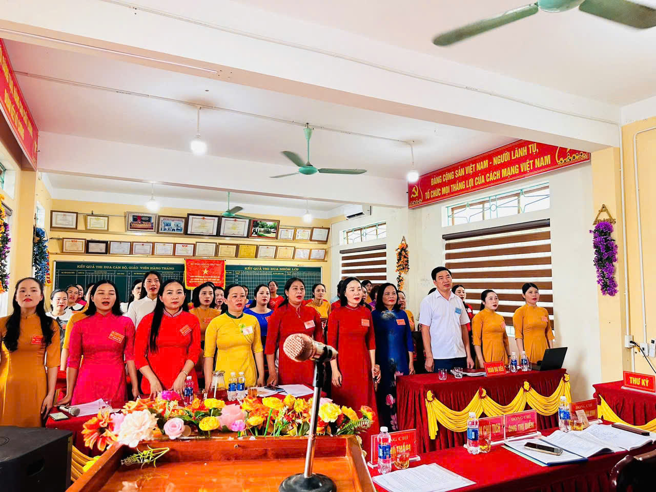 CHI BỘ TRƯỜNG MẦM NON HOA MAI TỔ CHỨC THÀNH CÔNG ĐẠI HỘI CHI BỘ NHIỆM KỲ 2025 - 2030