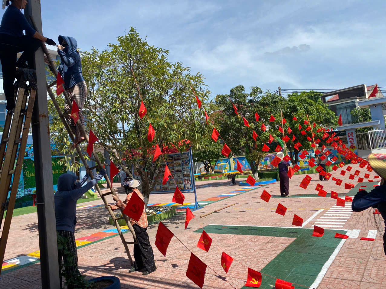 TRƯỜNG MẦM NON HOA MAI RỘN RÀNG CHÀO ĐÓN NĂM HỌC MỚI NĂM HỌC